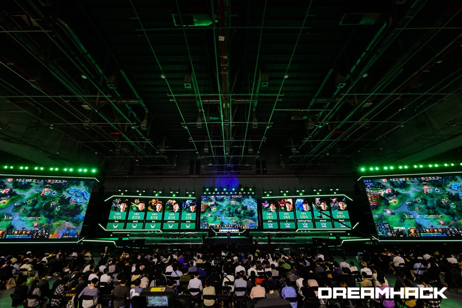 尽管他们在 尽管他们在