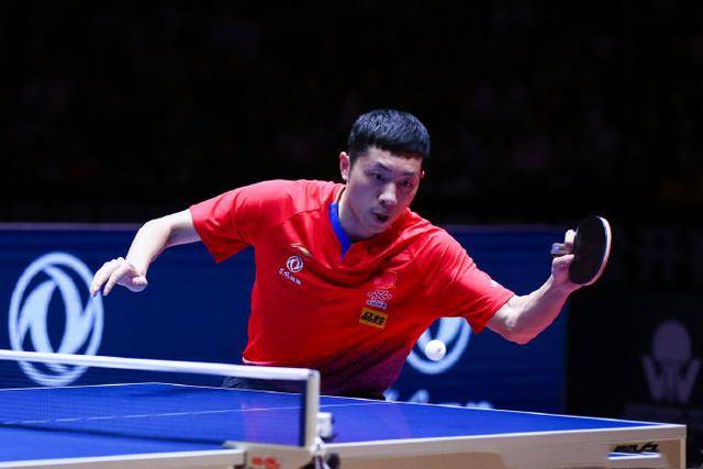 金和乒乓球
