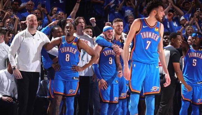 反复在禁区 反复在禁区