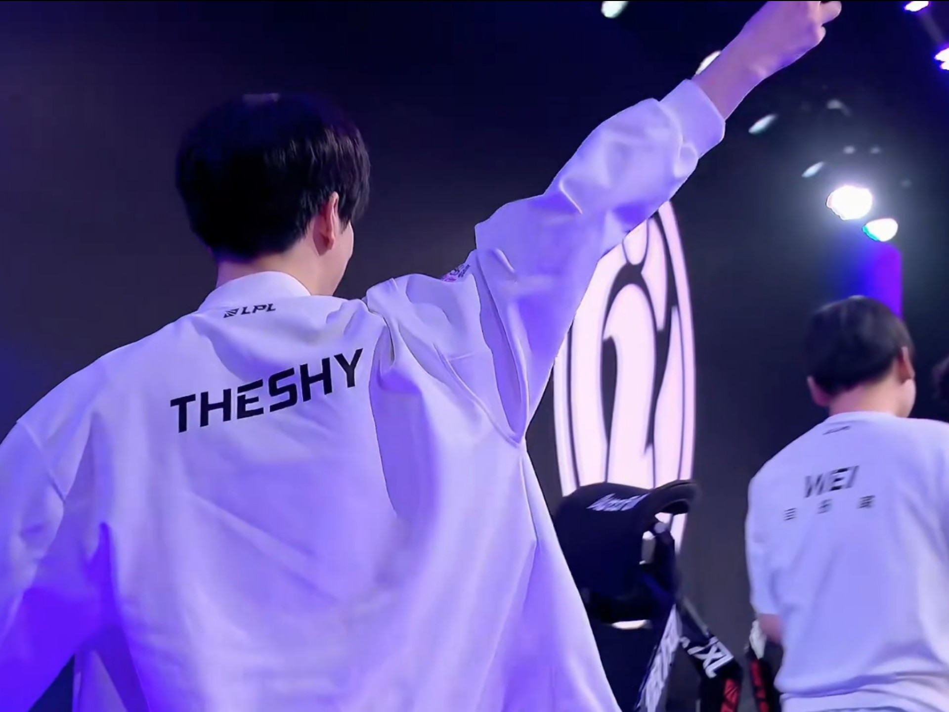 托付给随机 托付给随机