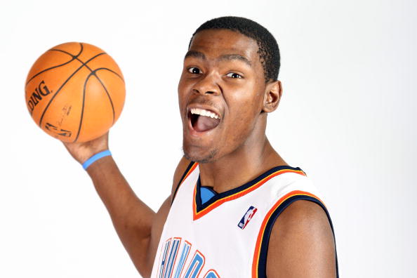 广东男篮防守稳固战胜上海